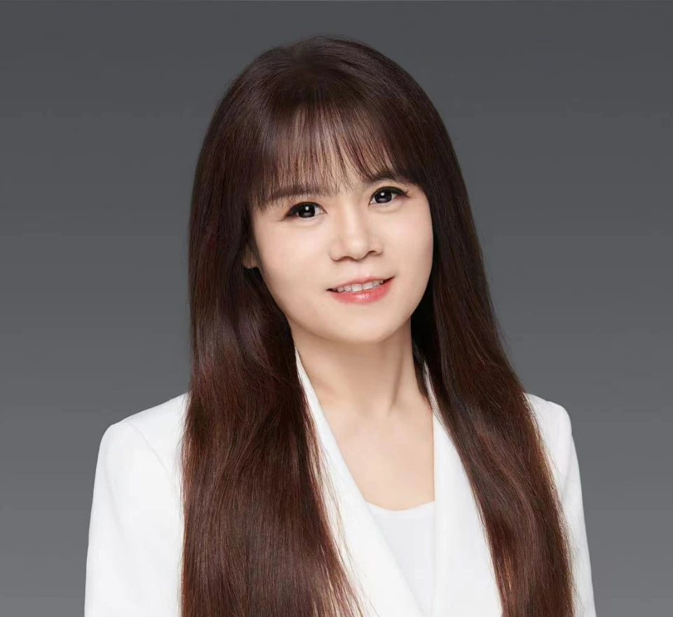 Consultant Amy